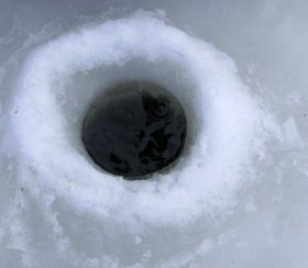 Chytání na dírkách